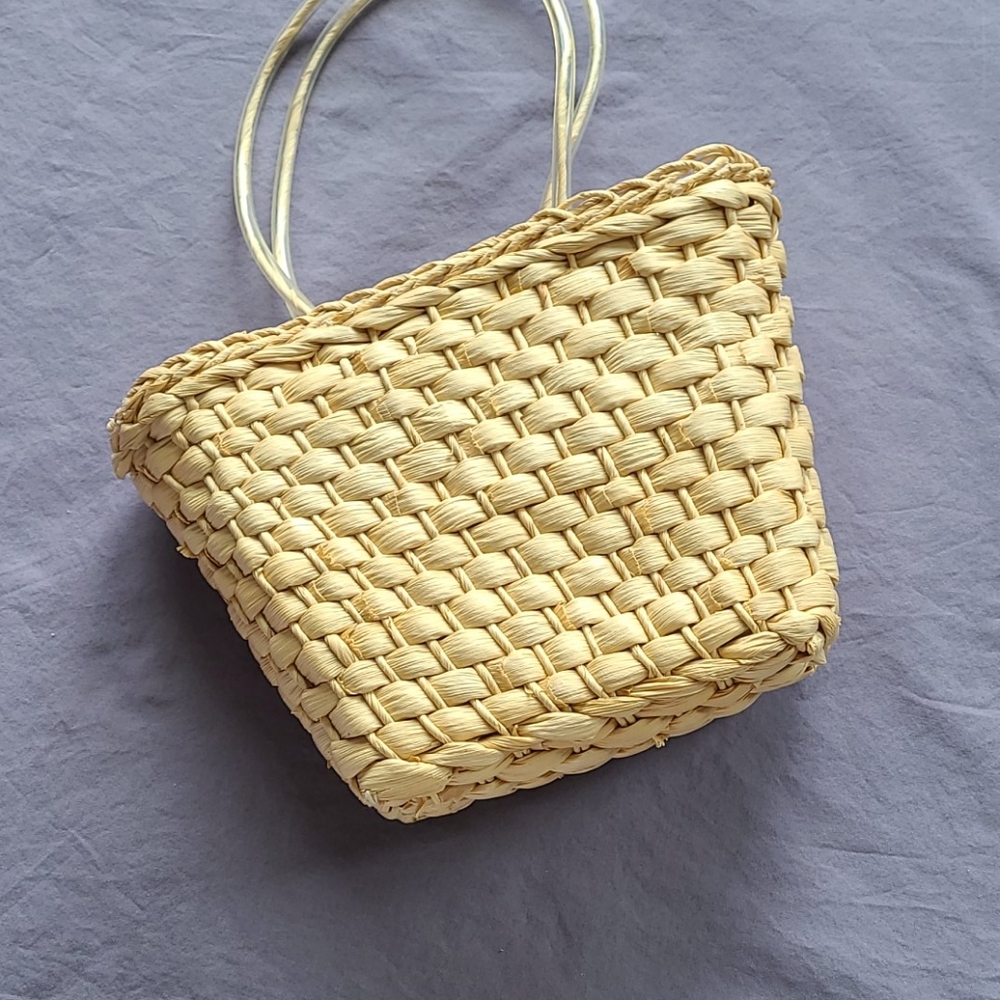 ⚘🦋 Straw purse with dragonfly and flowers 💐😍 - Picture 2 of 4